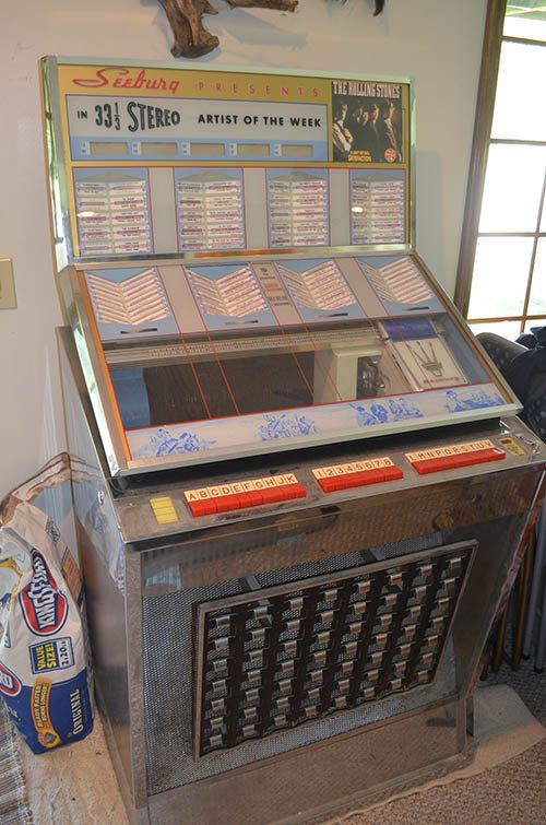 Property photo 80 - Personal Property Auction, Tractor & Implements, Cars, Lawn & Garden, Hunting & Fishing, Guns, Antiques & Collectibles, Household
